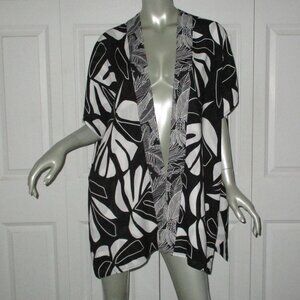 CHICO'S Black & White Leaf Print Kimono Size Small/Medium NWT